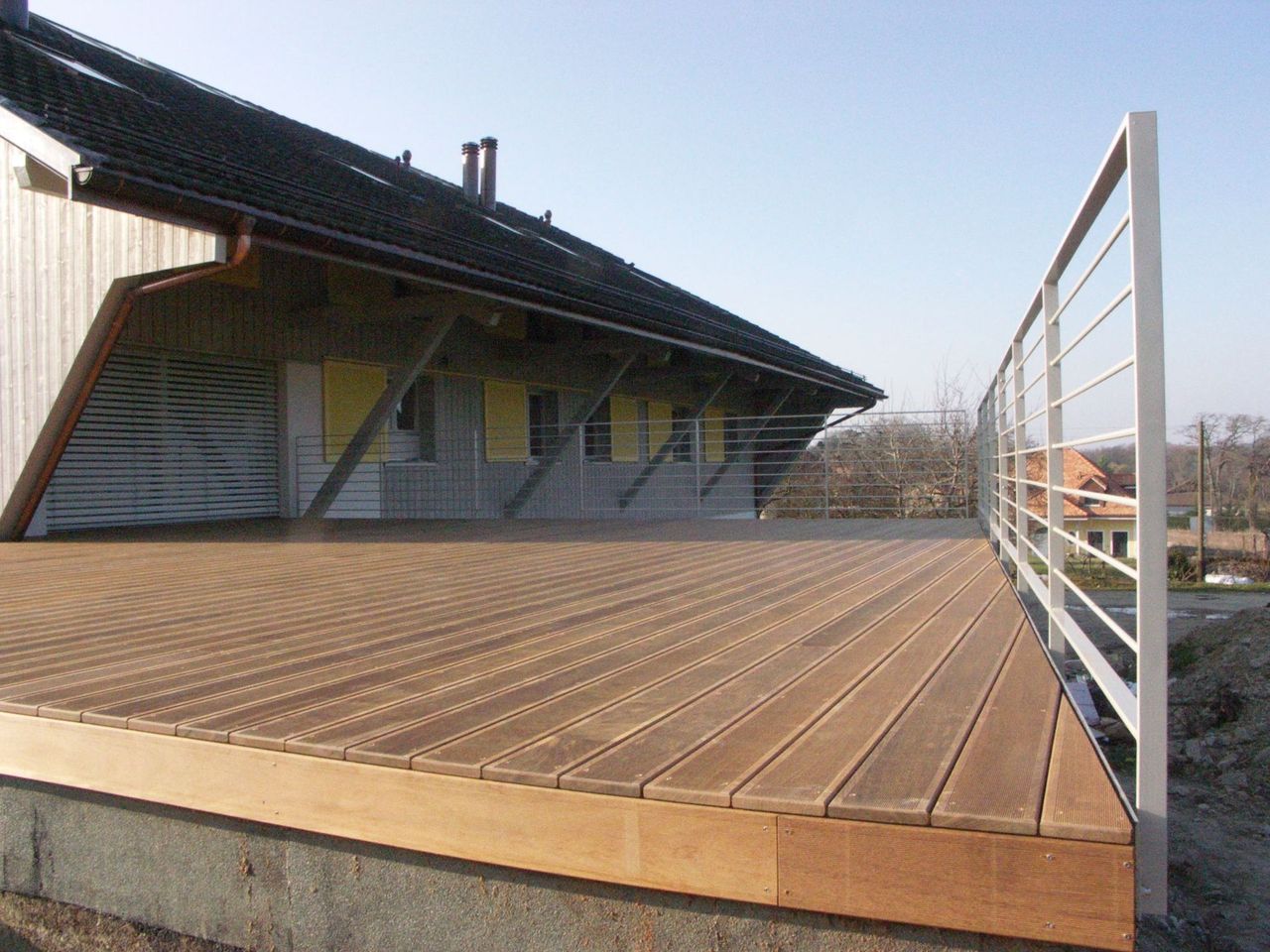 Chabloz, Chiovini & Associés Sàrl terrasse extérieure bois